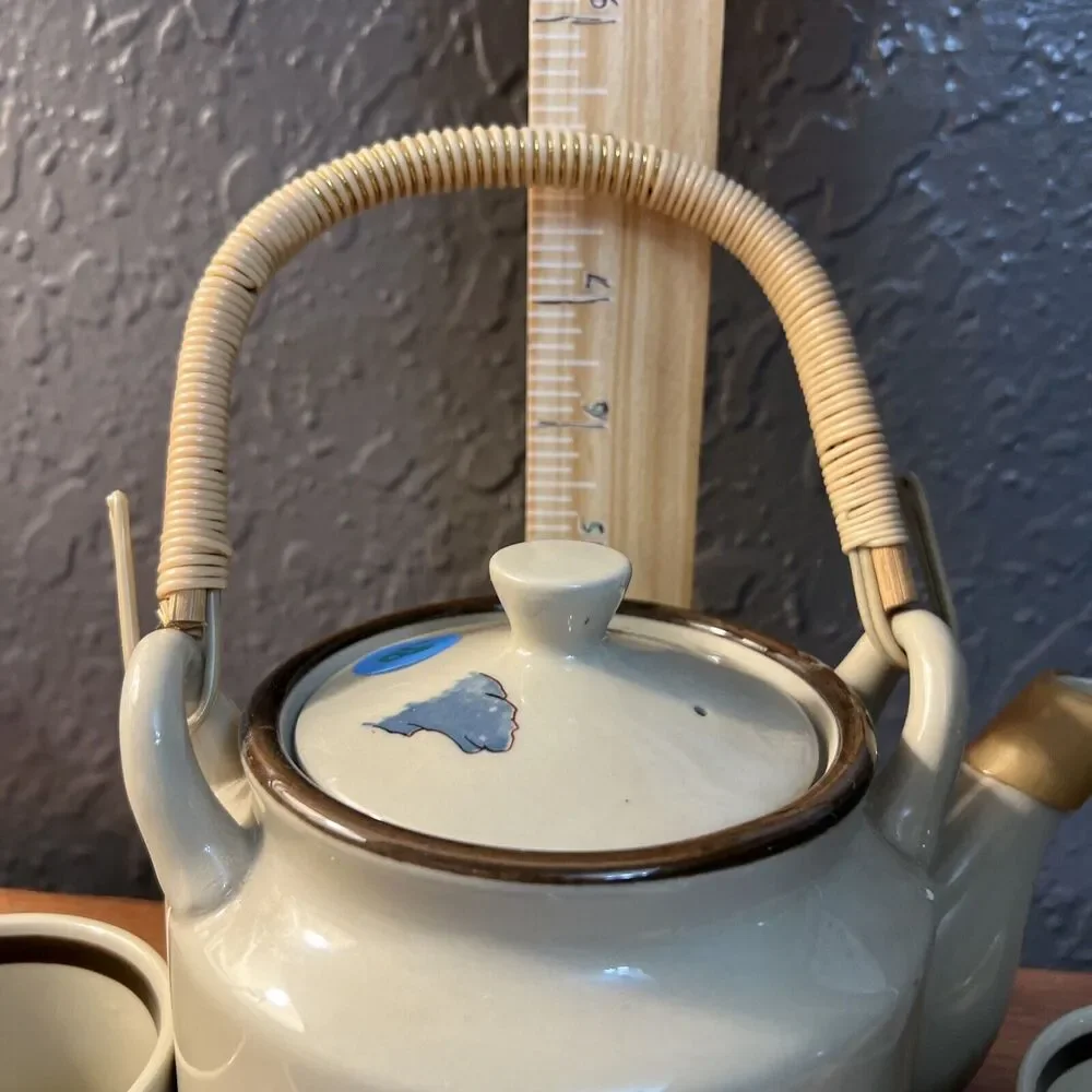 Teapot japanese  with bamboo Handle and 4 cups Vintage